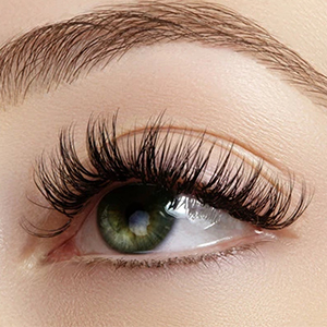 Hãy xem xét những yếu tố này trước khi bạn đeo lông mi giả